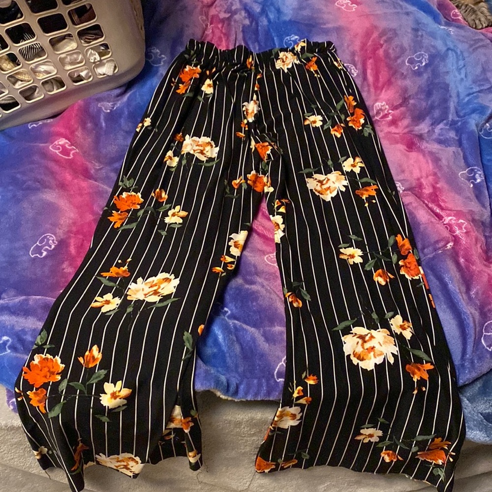 Black flower striped pants small